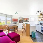Guestready - Sunny Chic Retreat With Balcony