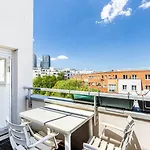 Guestready - Sunny Chic Retreat With Balcony